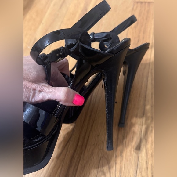 YSL Saint Laurent Tribute Patent Platform Sandals - Picture 5 of 9